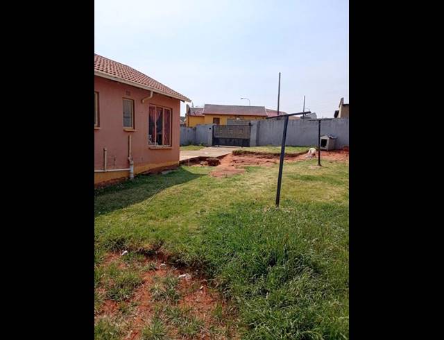 3 BEDROOM HOUSE FOR SALE IN MEADOWLANDS